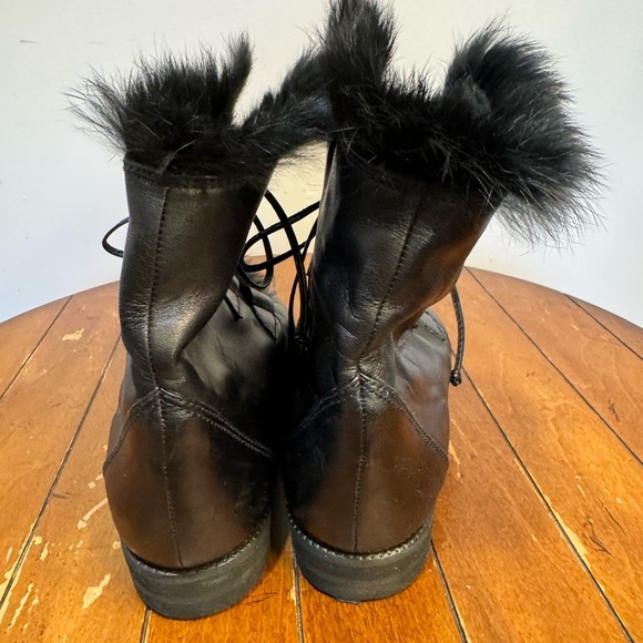 Stuart‎ Weitzman Black Faux Fur Lined Lace Up Leather Ankle Booties 7.5AA… - Picture 4 of 7